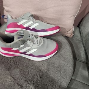 Kids sneakers
